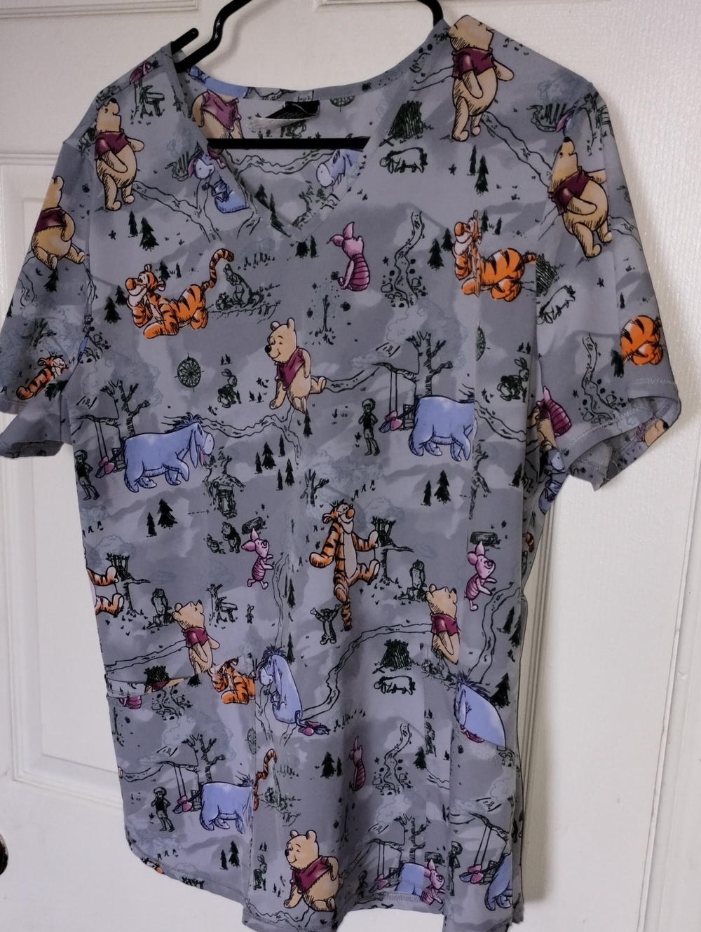 Disney Gray Winnie the Pooh & Friends Print Scrub Top, Women's L